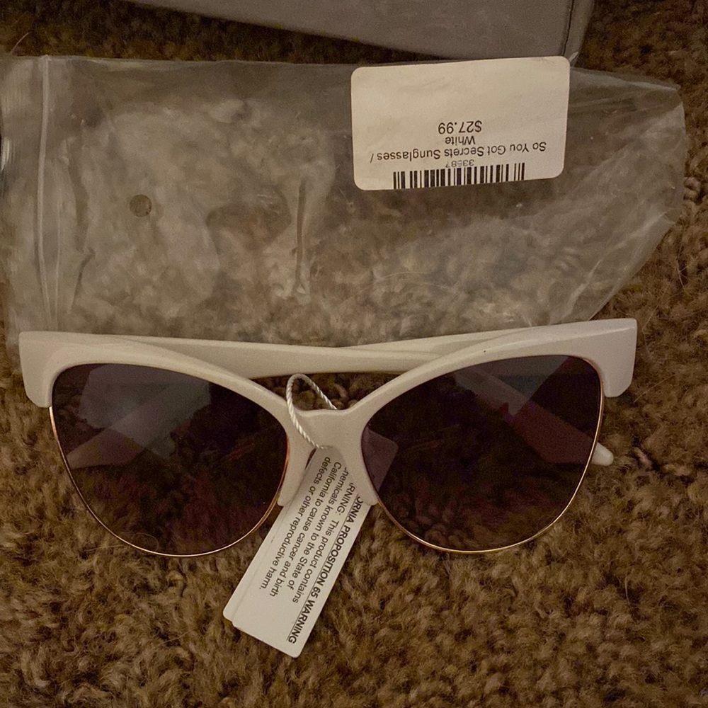 NWT SUNGLASSES